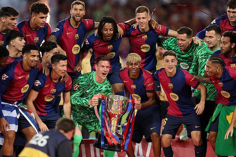 德甲最新积分战报 多特大胜差拜仁8分