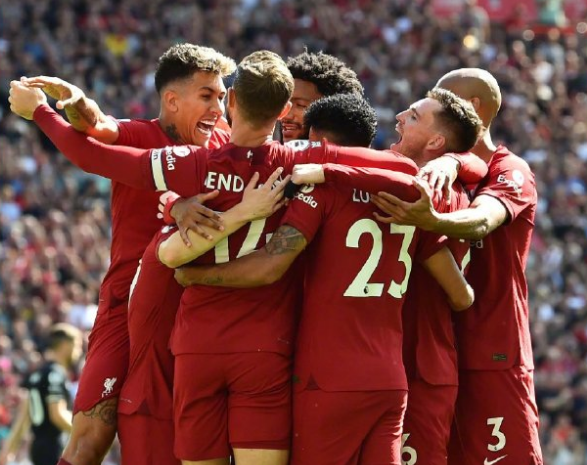 斯潘塞是NCAA长曲棍球历史助攻王，获得最高荣誉后改打篮球（NCAA长曲棍球历史助攻王斯潘塞获最高荣誉后转战篮球）