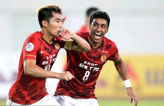 快船111-123尼克斯4坏消息！伦纳德崴脚，祖巴茨副作用，替补辣眼