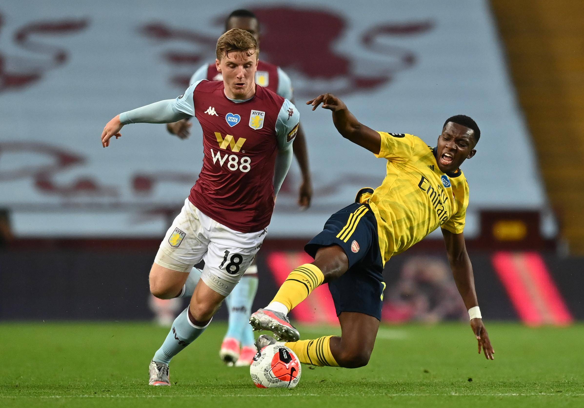 曼联上一次英超客场取胜还是3月对莱斯特城，之后取得2平7负